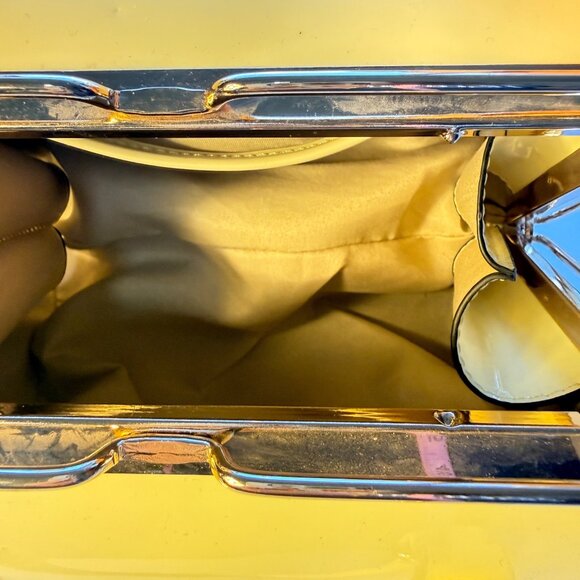 Patent Vinyl Dome Satchel Handbag  Cream Gold Frame Clasp  Structured Top Handle - Picture 9 of 13